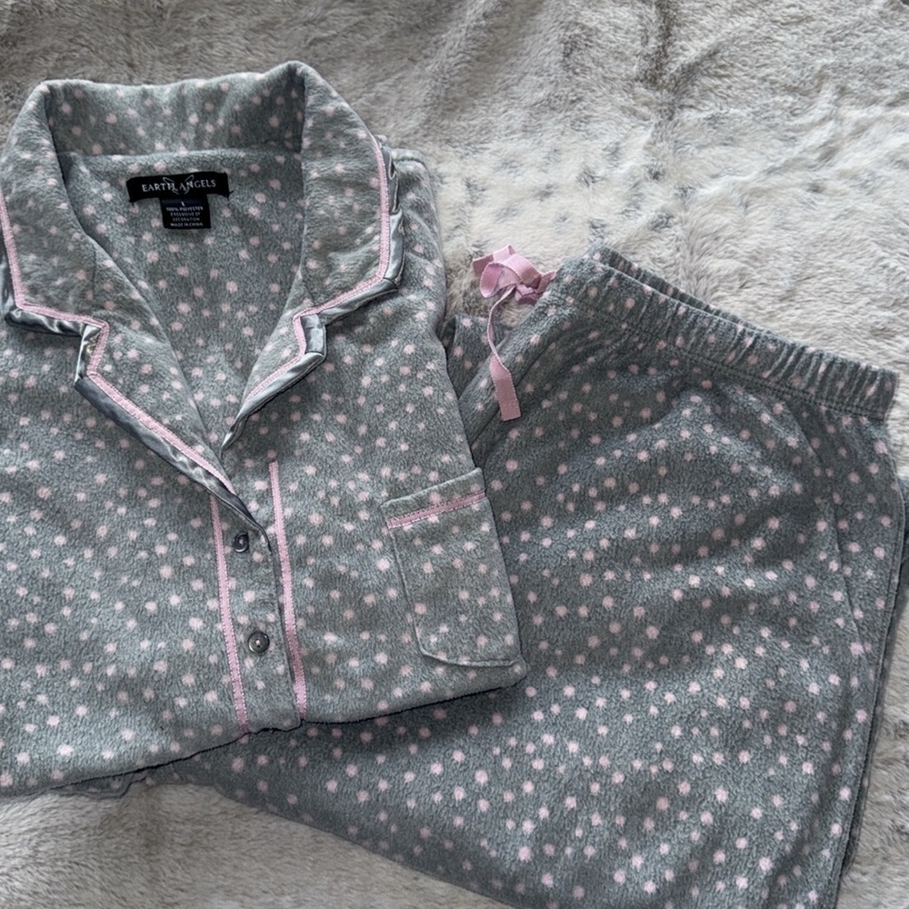 Earth Angels Pajama Set Gray & Pink Polka Dot Soft Fleece Satin Accent Sz Large